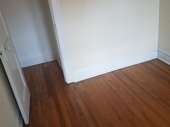 5th image of 2058 N California Ave Ste Frnt