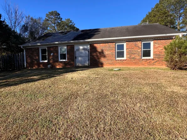 1401 Stone Bridge Ln SW, Conyers, GA 30094