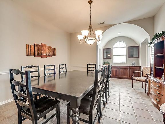 3rd image of 2502 Loch Haven Ct