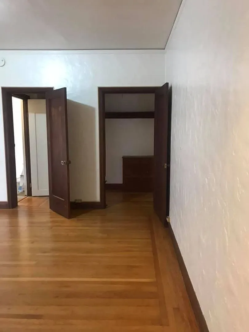 1817 Oxford St — Photo 2