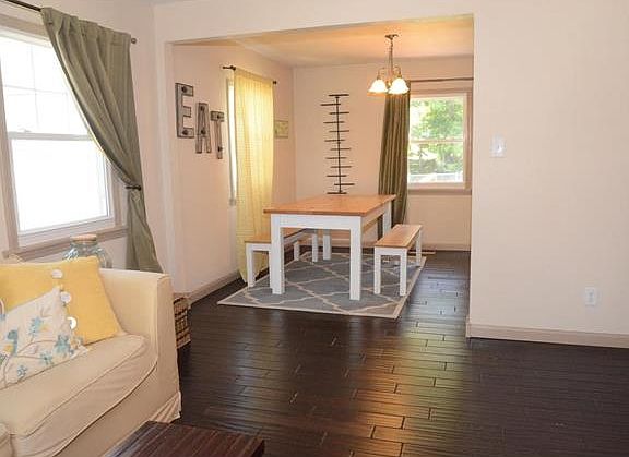 3rd image of 2526 Valley Ave