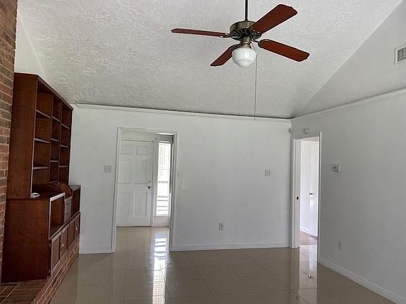 4th image of 11610 Pine Knoll Dr