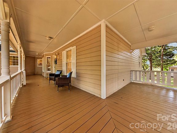 3rd image of 2721 Tara Dr