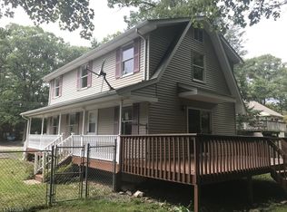 98 Lakeshore Dr, Hewitt, NJ 07421