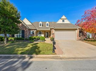 8927 E 62nd Ct, Tulsa, OK 74133