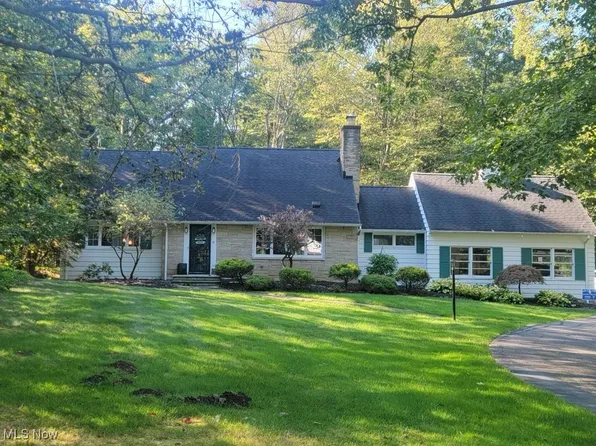 5827 Briarwood Ln, Solon, OH 44139