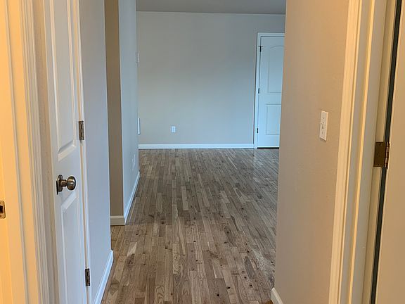 5th image of 2513 SE Pine St #2513