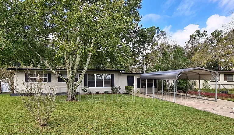 2050 Monteau Dr — Photo 1