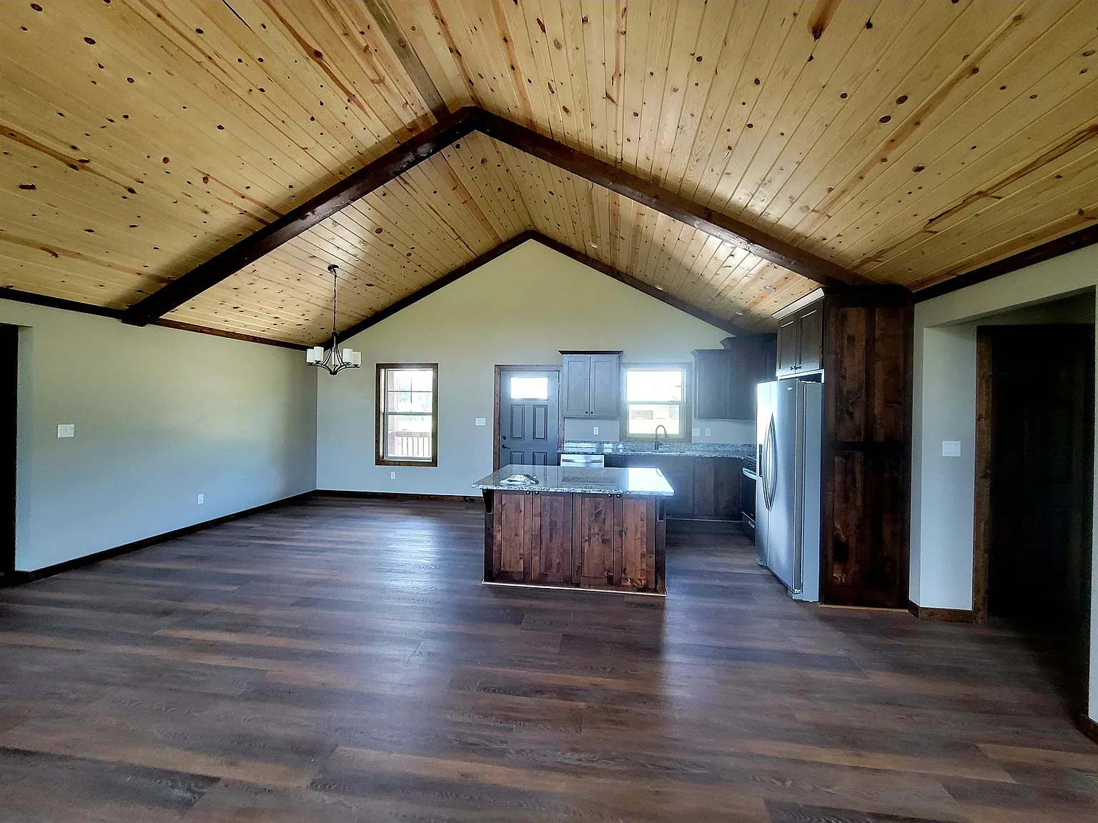 401 Alpine Drive - A — Photo 4