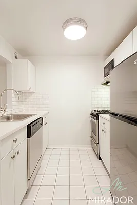 Rented by Mirador Real Estate | media 4