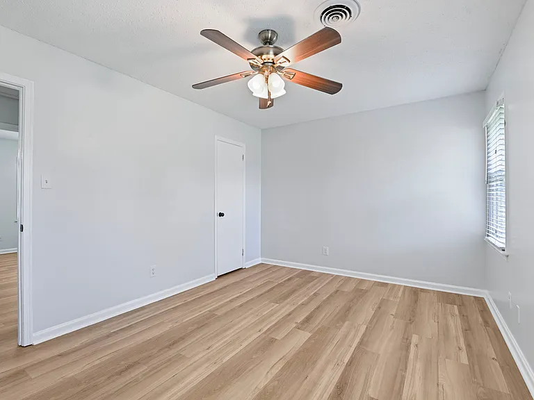 111 Lori Streetprattville — Photo 24