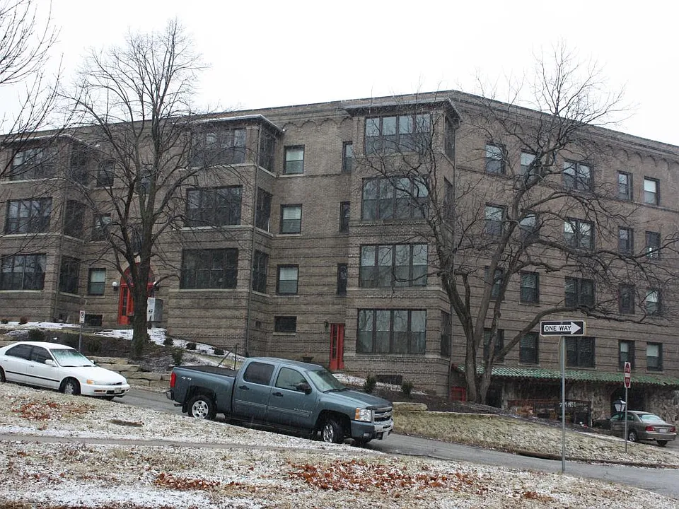 3105 Dewey Ave #3