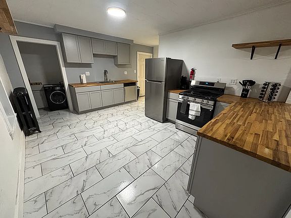 2nd image of 249 Robinson St #2