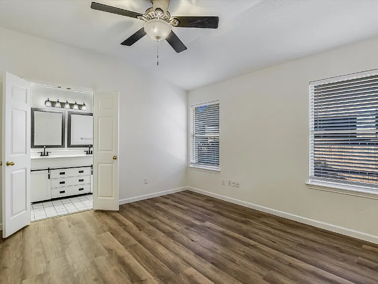 1102 Brashear Ln — Photo 11