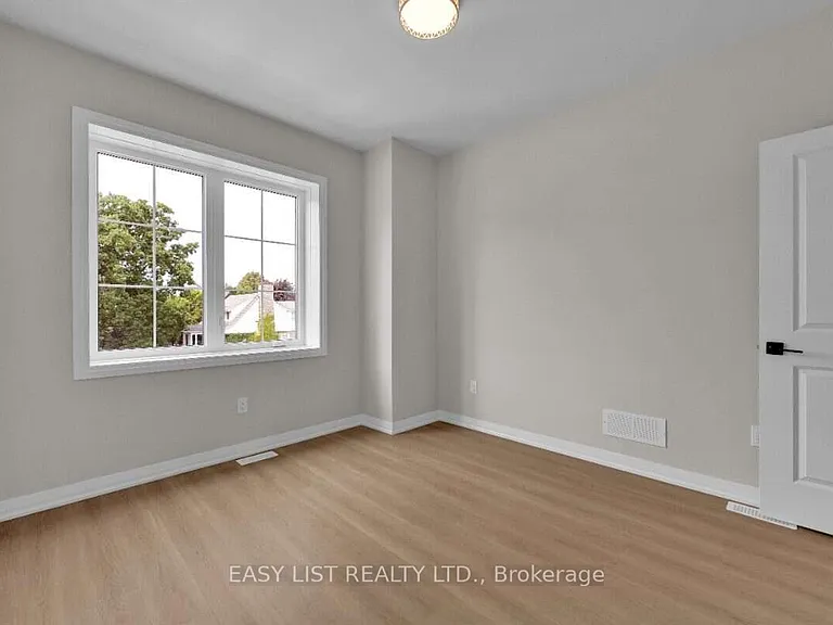 115 Ivy Cres — Photo 17