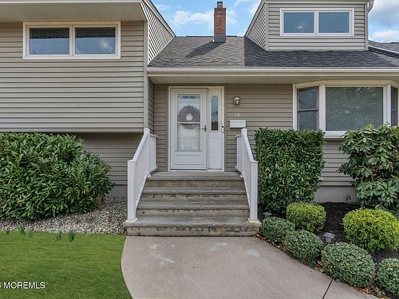 2nd image of 14 Riveredge Road