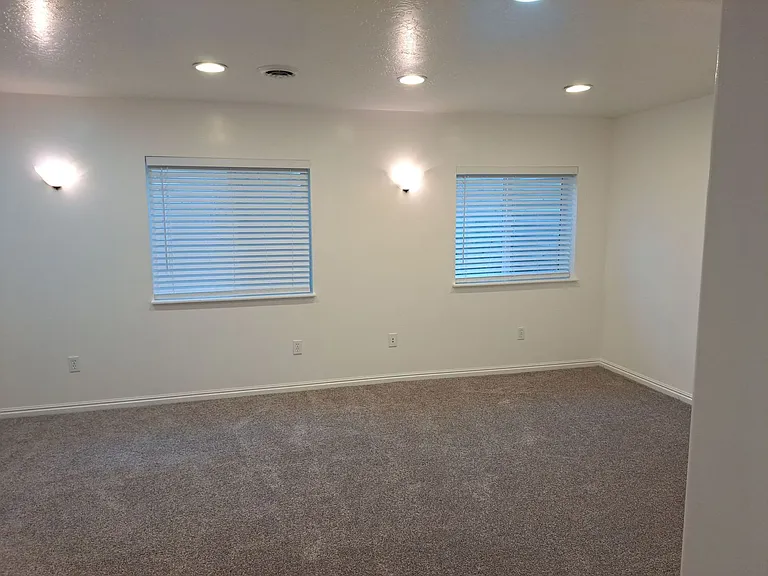 1144 S 1420 E — Photo 25