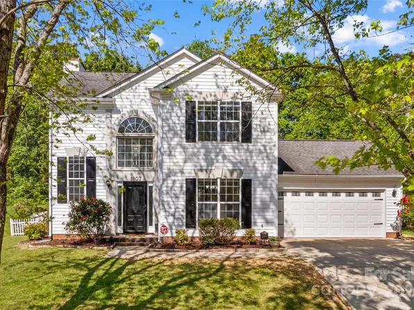 1807 Sugar Hollow Dr, Charlotte, NC 28214
