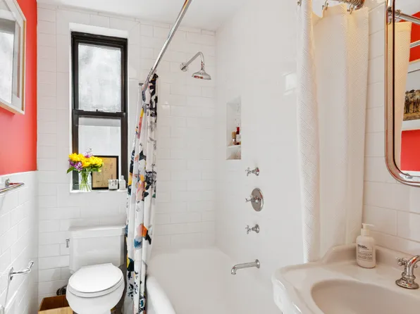 170 West 81st Street image 7 of 12