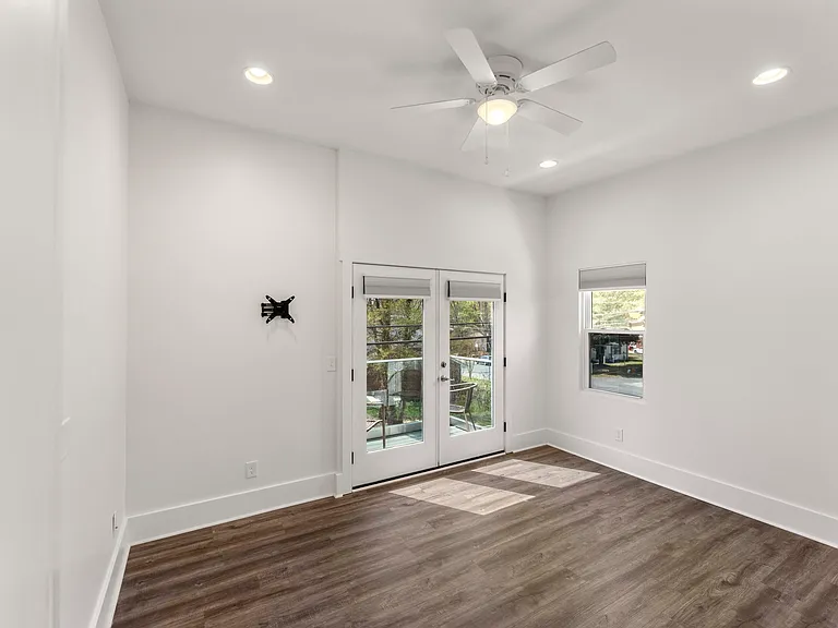 203 Nelson St — Photo 17