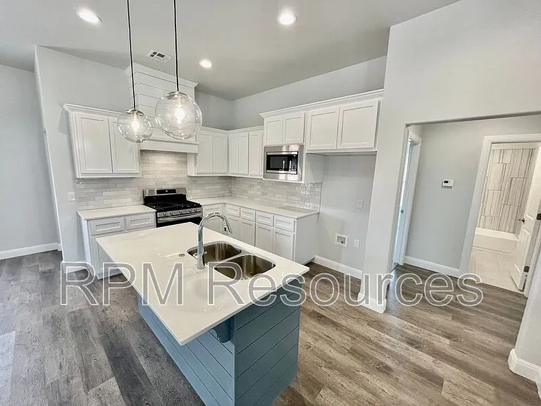 9100 Yassir Blvd — Photo 5
