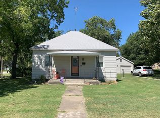 1002 Neosho St, Humboldt, KS 66748
