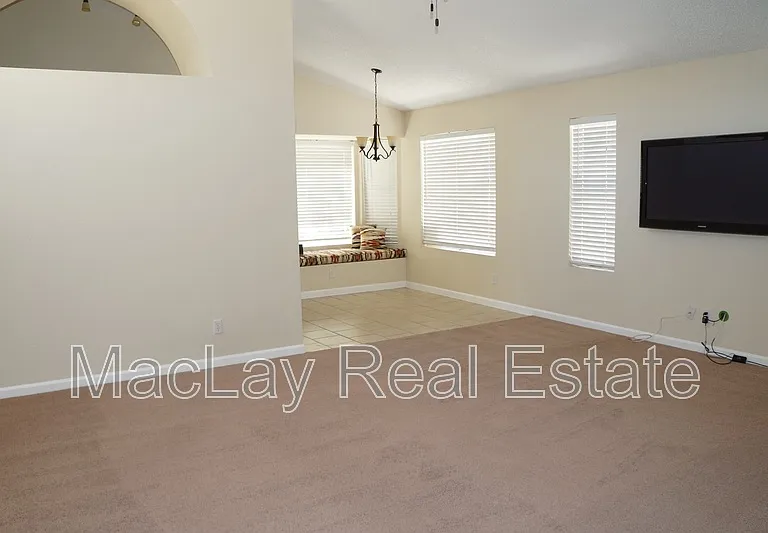 240 S Laveen Dr — Photo 6