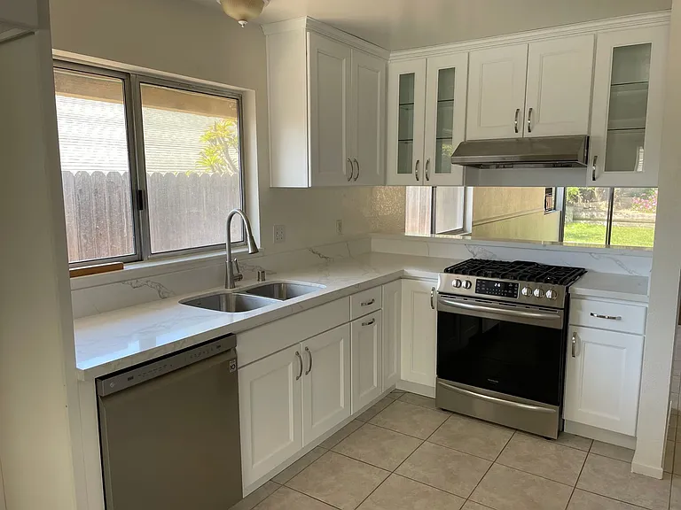 1869 Clearwater Dr — Photo 6