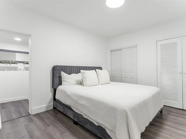8220 Hawthorne Ave — Photo 17