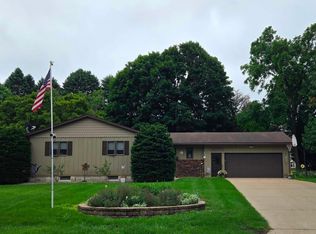 941 Woodland Rd, Cresco, IA 52136