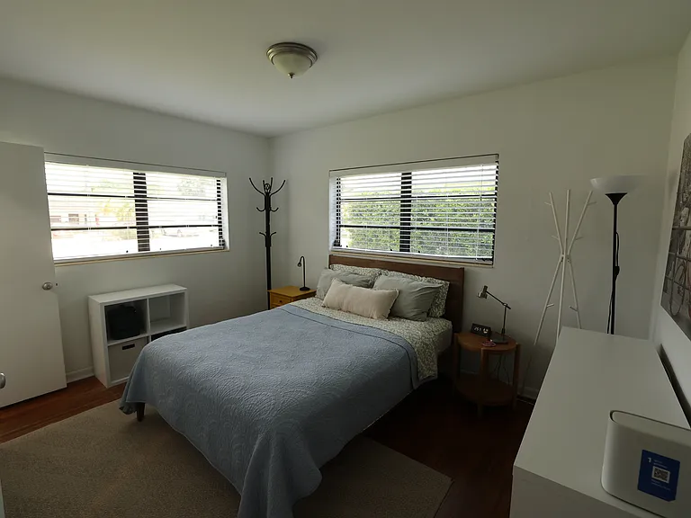5758 SW 27th St — Photo 22