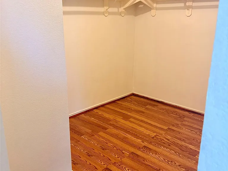 7806 Maverick Trace Ln — Photo 11