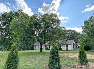 2237 Matthews Mint Hill Rd, Matthews, NC 28105