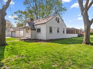 6644 N Vernon St, Dearborn Heights, MI 48127