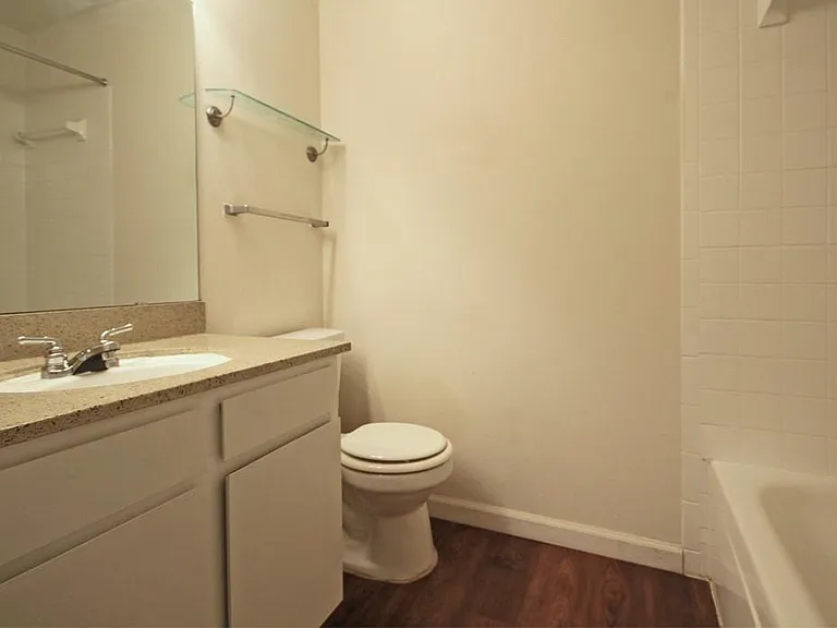 525 Heights Blvd #24 — Photo 5
