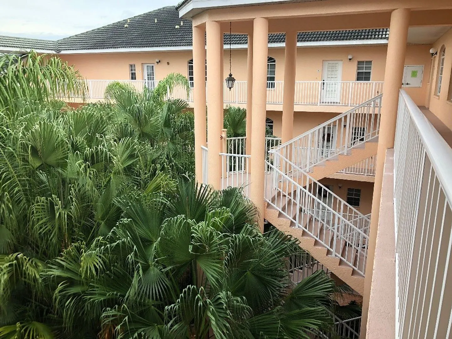 3br/2ba/1cg Seasonal Rental In Courtyards Of Gondola Park — Photo 4