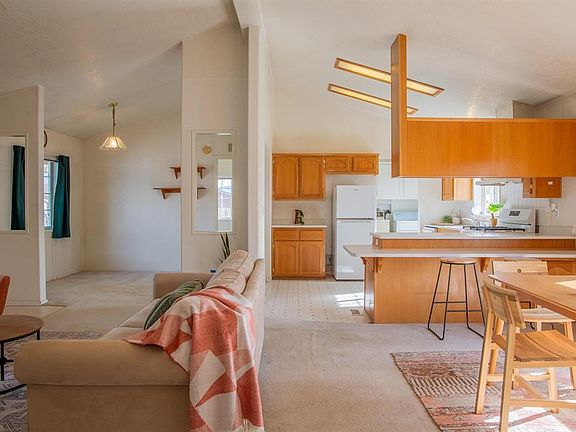 5th image of 604 Candelaria Drive