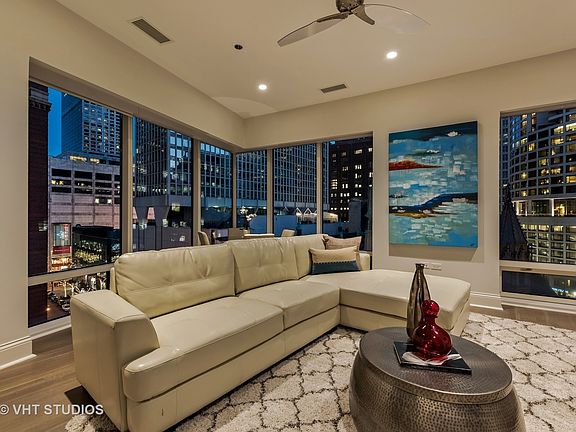 5th image of 50 E Chestnut St APT 601