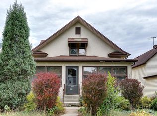 1094 Woodbridge St, Saint Paul, MN 55117