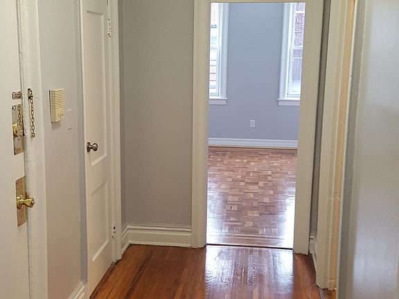 3rd image of 111 61st St APT 11