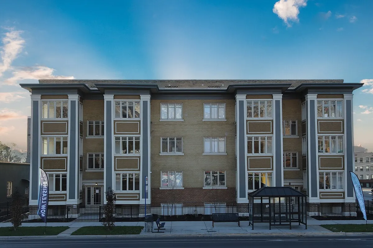 Building Photo - Browning