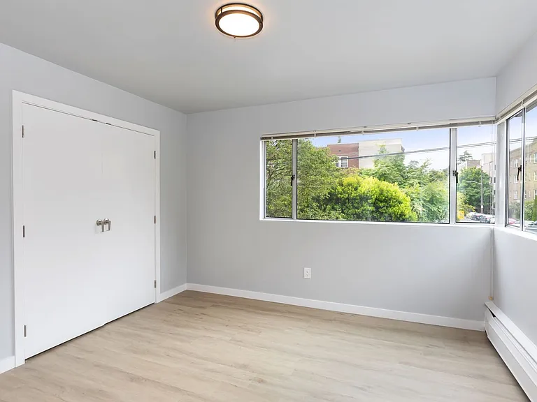 Bellevue Court on Capitol Hill — Photo 6