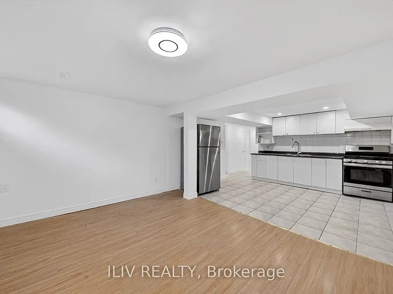 11 Leeswood Cres #BASEMENT — Photo 7