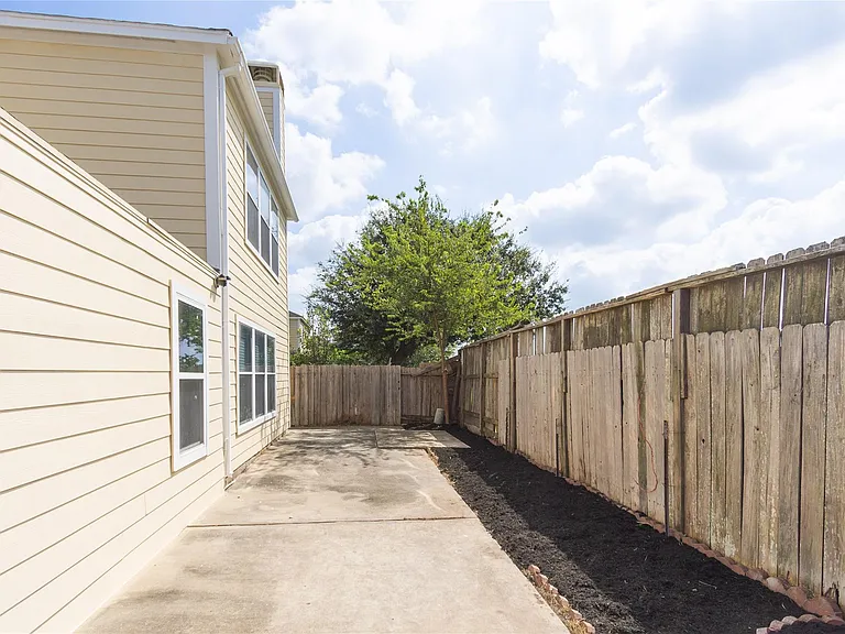 12827 Magenta Oaks Dr — Photo 23