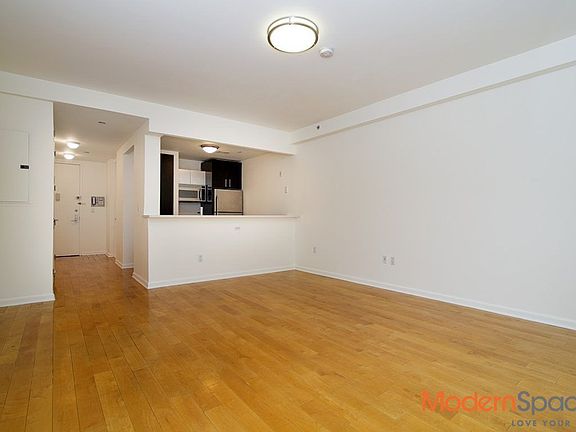 4th image of 1311 Jackson Ave APT 5C