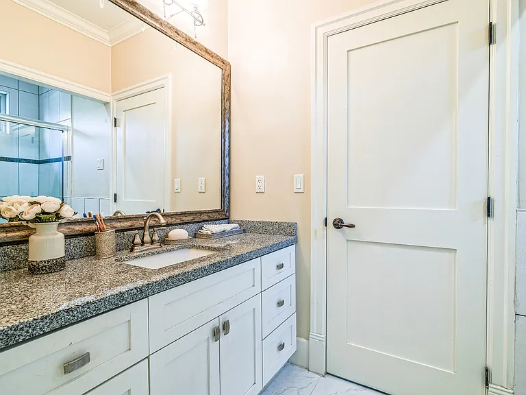 982 W 57th Ave — Photo 7