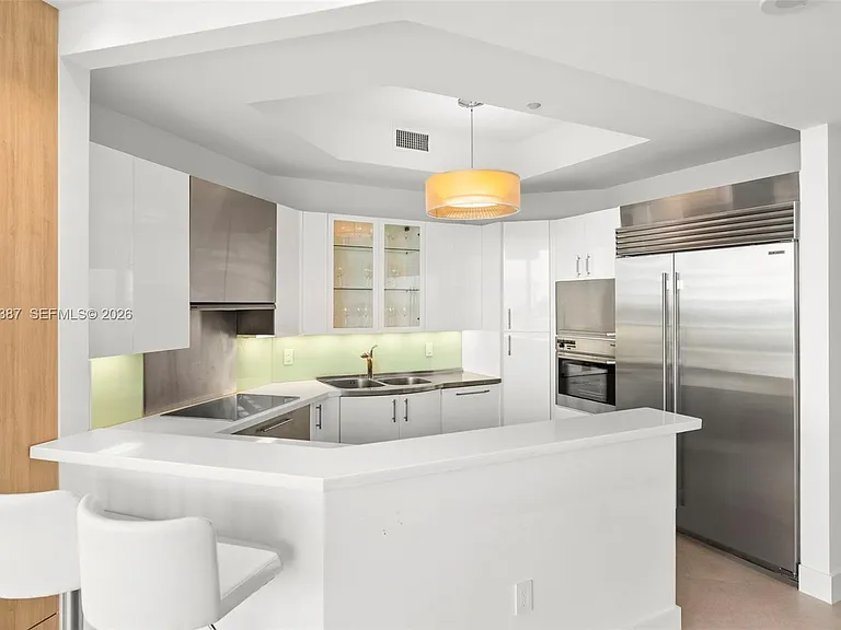 100 S Pointe Dr #501 — Photo 6