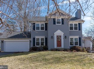 6413 Four Oaks Ln, Burke, VA 22015