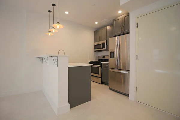 Rented by Elite NY Holdings | media 35