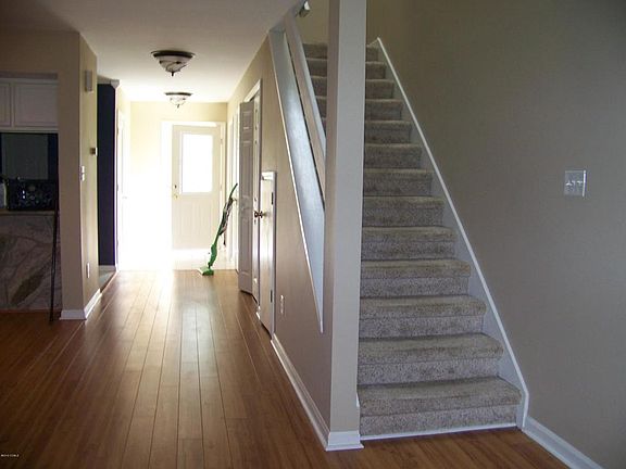 5th image of 704 Cedarwood Vlg #704D